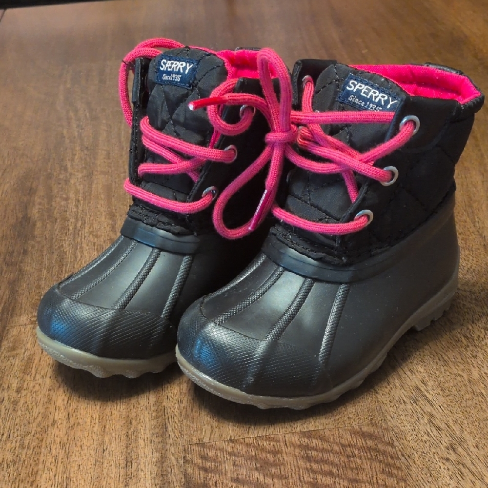 Sperry Kids Black Boots with Pink Laces